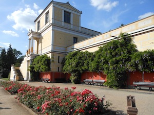 IN ASCHAFFENBURG BAUTE SICH OBERHALB DES MAINS KÖNIG LUDWIG DER I. SEIN „POMPEJANUM“